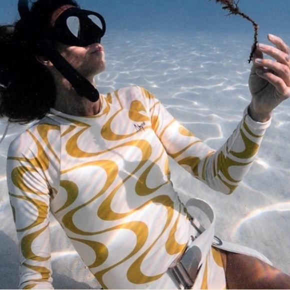 New Abysse x Free People Ama Ray XL Gold Long Sleeve 1-Piece High Neck Surf Suit - Picture 2 of 16